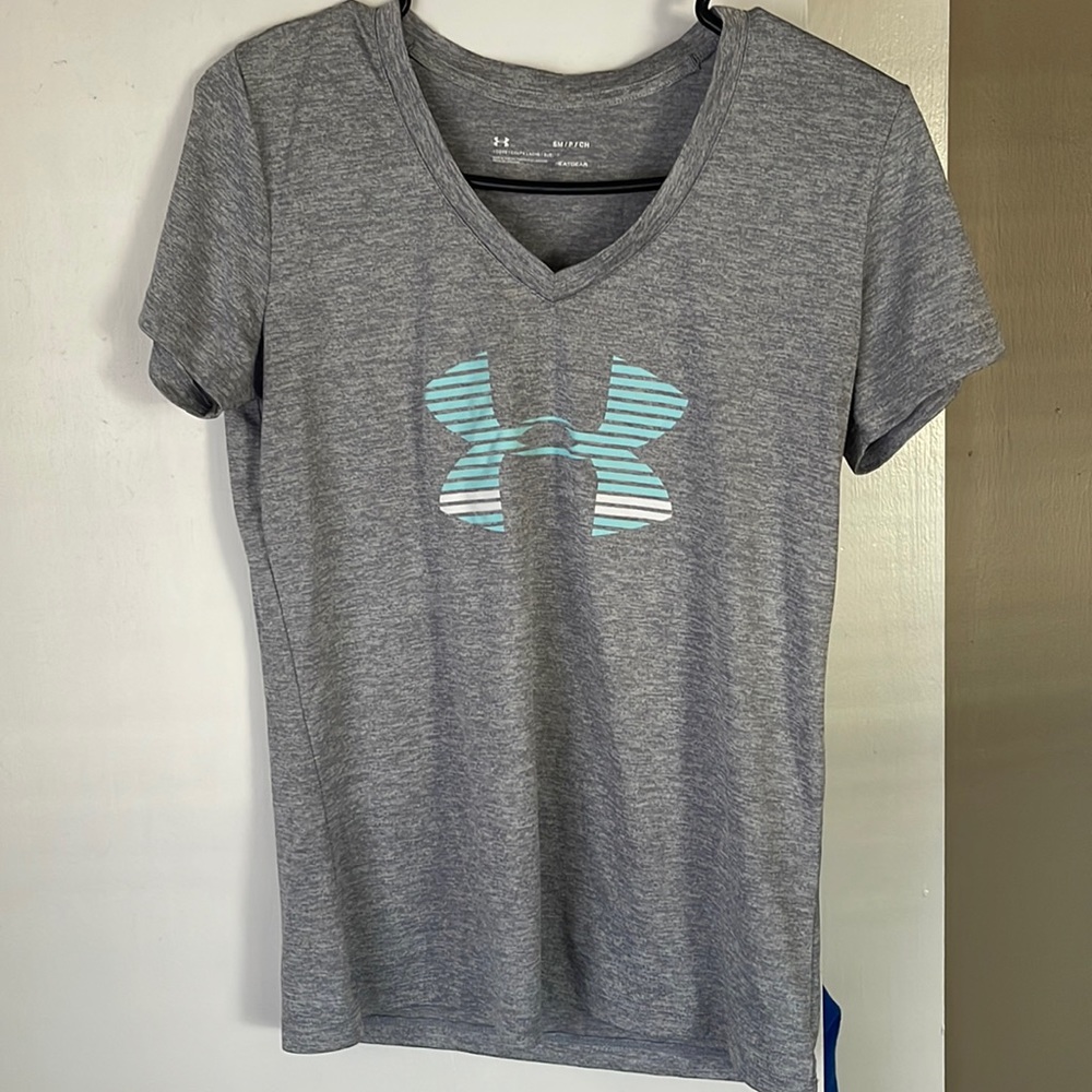 Unde Armour shirt